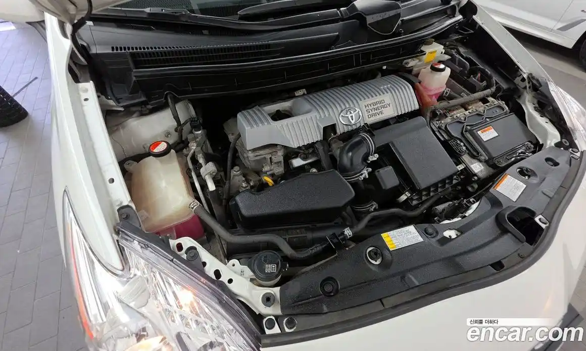 Toyota Prius 2015 1.8 гидро в Москве № 1550085, фото 6