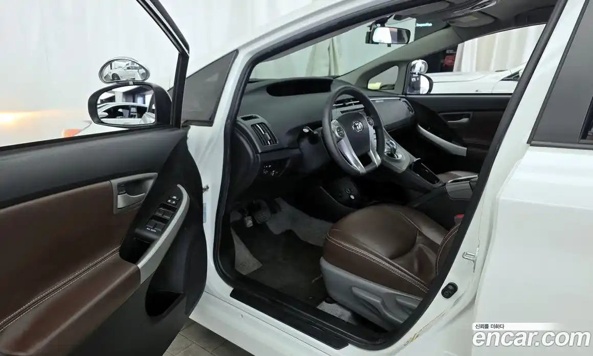 Toyota Prius 2015 1.8 гидро в Москве № 1550085, фото 10