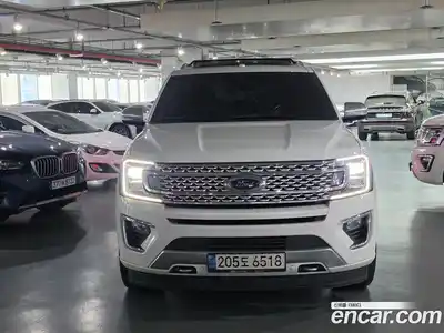 Ford Expedition Platinum 4WD 7Seater