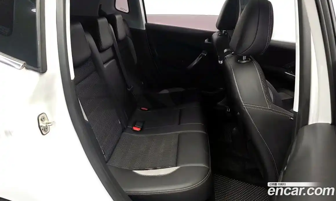 Peugeot 2008 2015 1.6 гидро в Москве № 1551163, фото 12