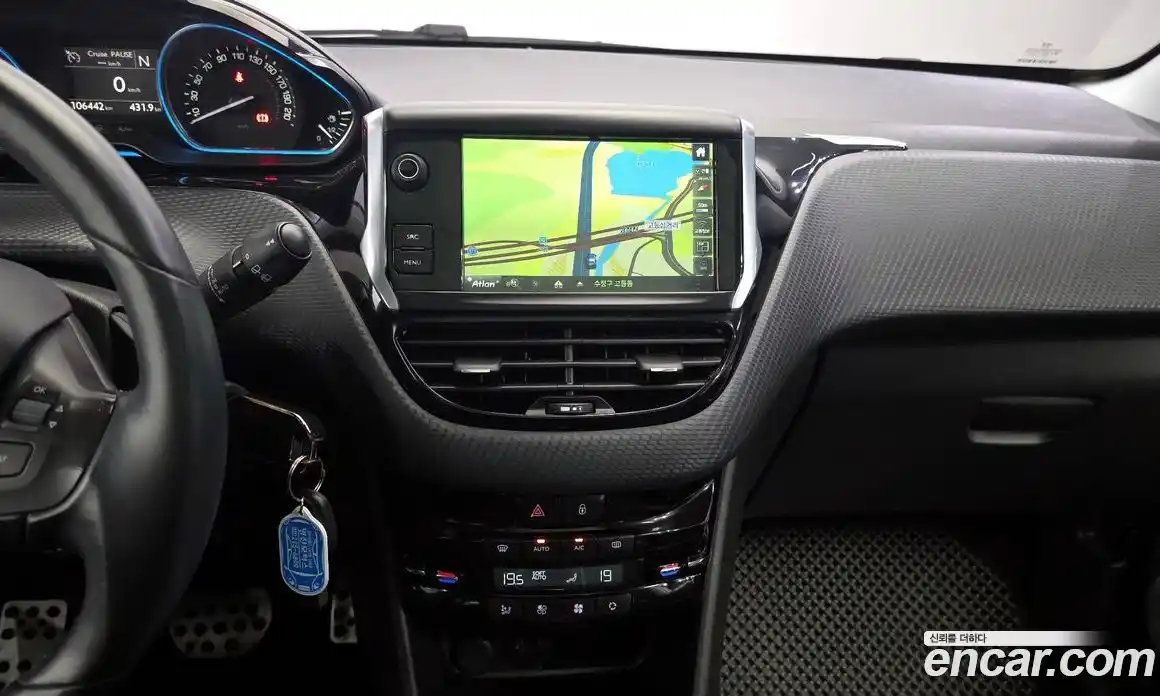 Peugeot 2008 2015 1.6 гидро в Москве № 1551163, фото 14