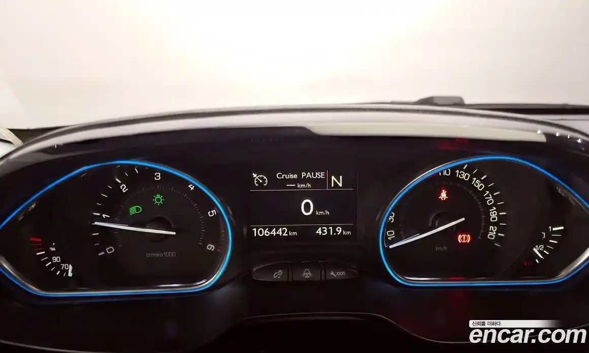 Peugeot 2008 2015 1.6 гидро в Москве № 1551163, фото 8