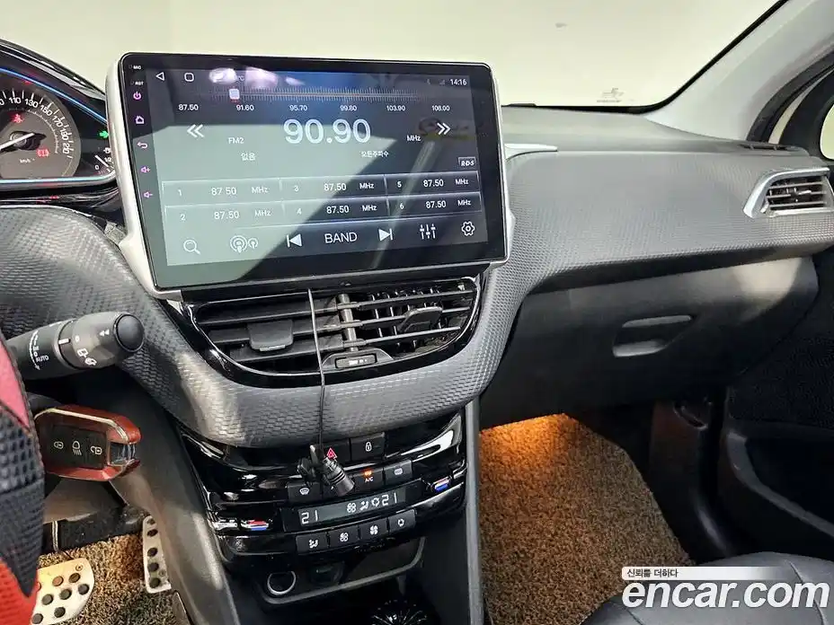 Peugeot 2008 2015 1.6 гидро в Москве № 1551165, фото 13