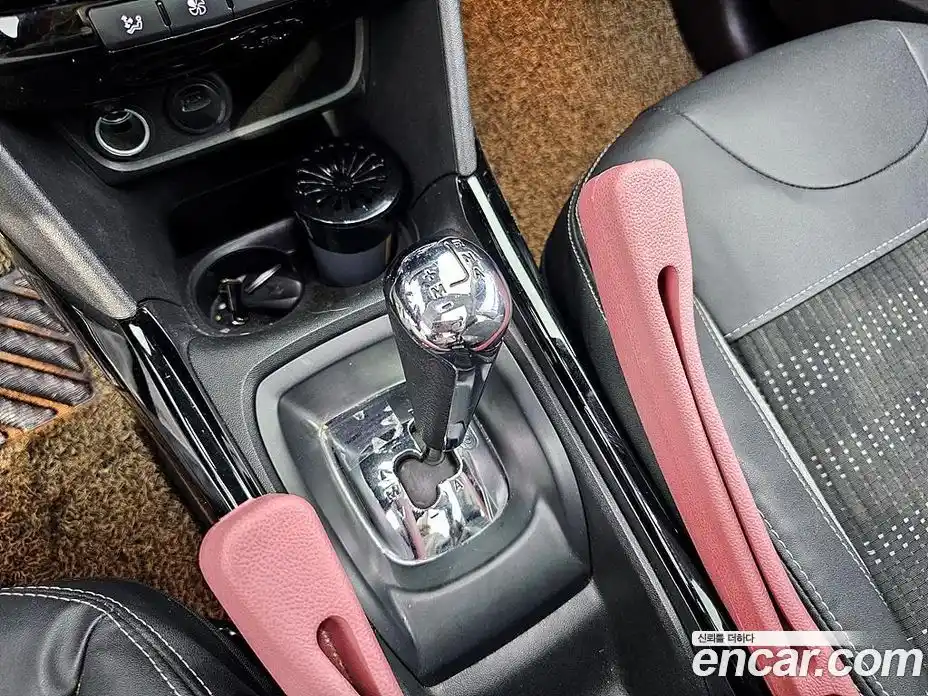 Peugeot 2008 2015 1.6 гидро в Москве № 1551165, фото 14