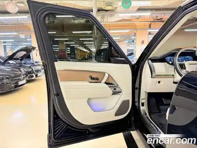Land Rover Range-Rover 2023 4.4 гидро в Москве № 166726, миниатюра 10