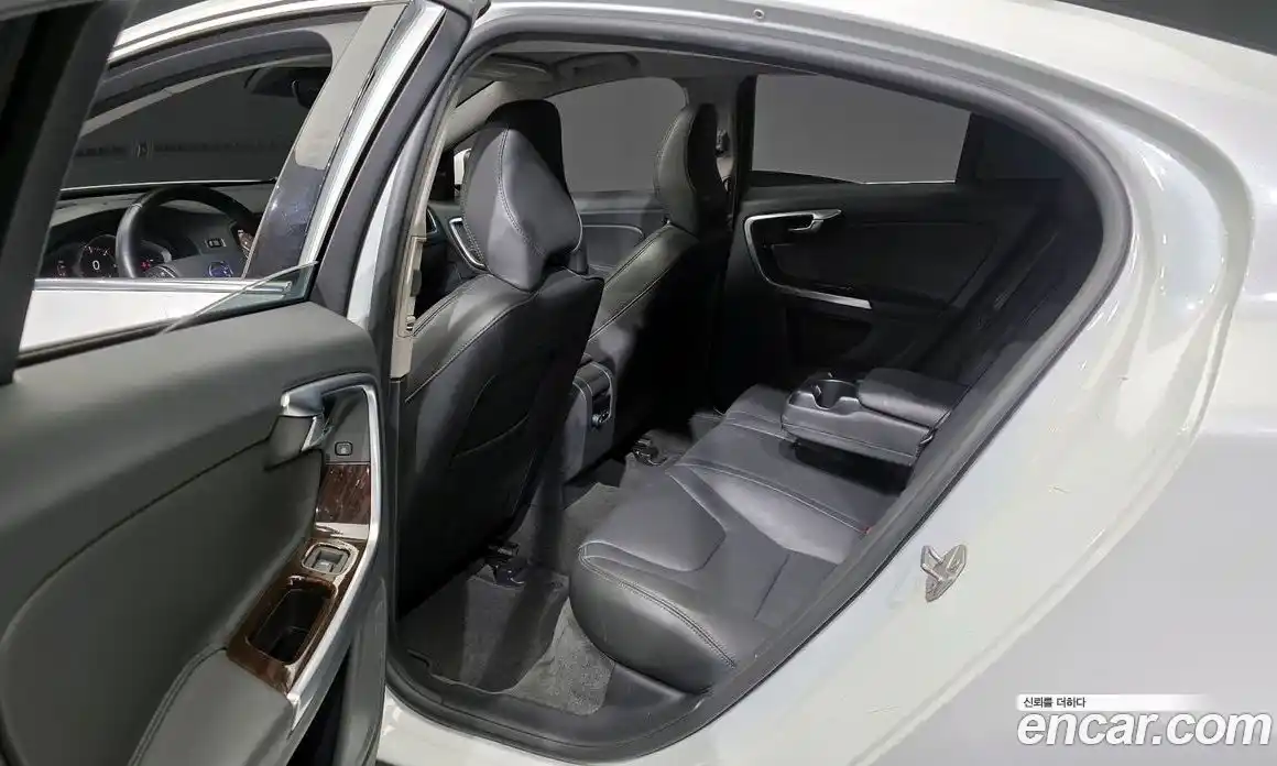Volvo S60 2017 2.0 гидро в Москве № 217769, фото 11
