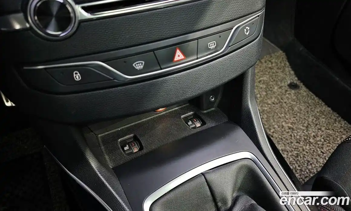 Peugeot 308 2017 1.6 гидро в Москве № 282885, фото 17