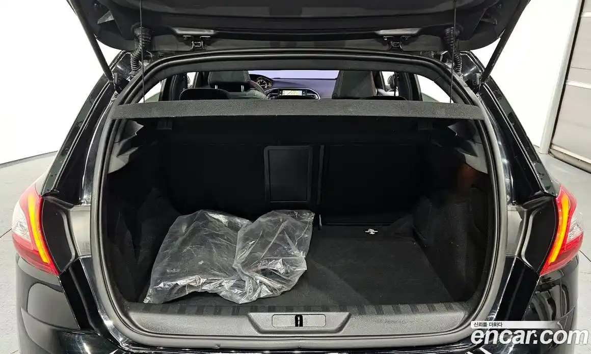 Peugeot 308 2017 1.6 гидро в Москве № 282885, фото 20