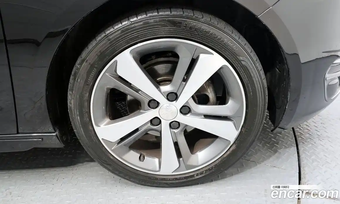 Peugeot 308 2017 1.6 гидро в Москве № 282885, фото 5