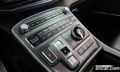 Hyundai Santa Fe 2023 1.6 гидро в Москве № 1610155, миниатюра 9