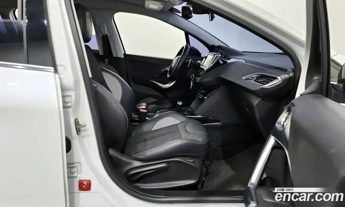 Peugeot 2008 2015 1.6 гидро в Москве № 1615498, фото 11