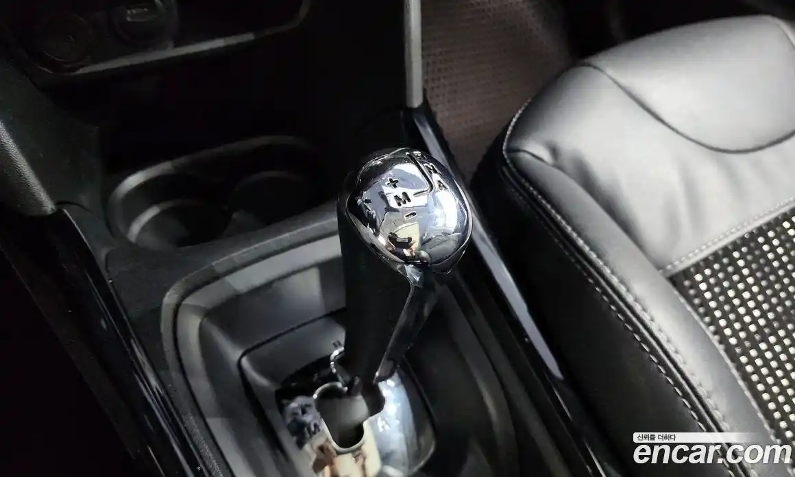 Peugeot 2008 2015 1.6 гидро в Москве № 1615498, фото 9