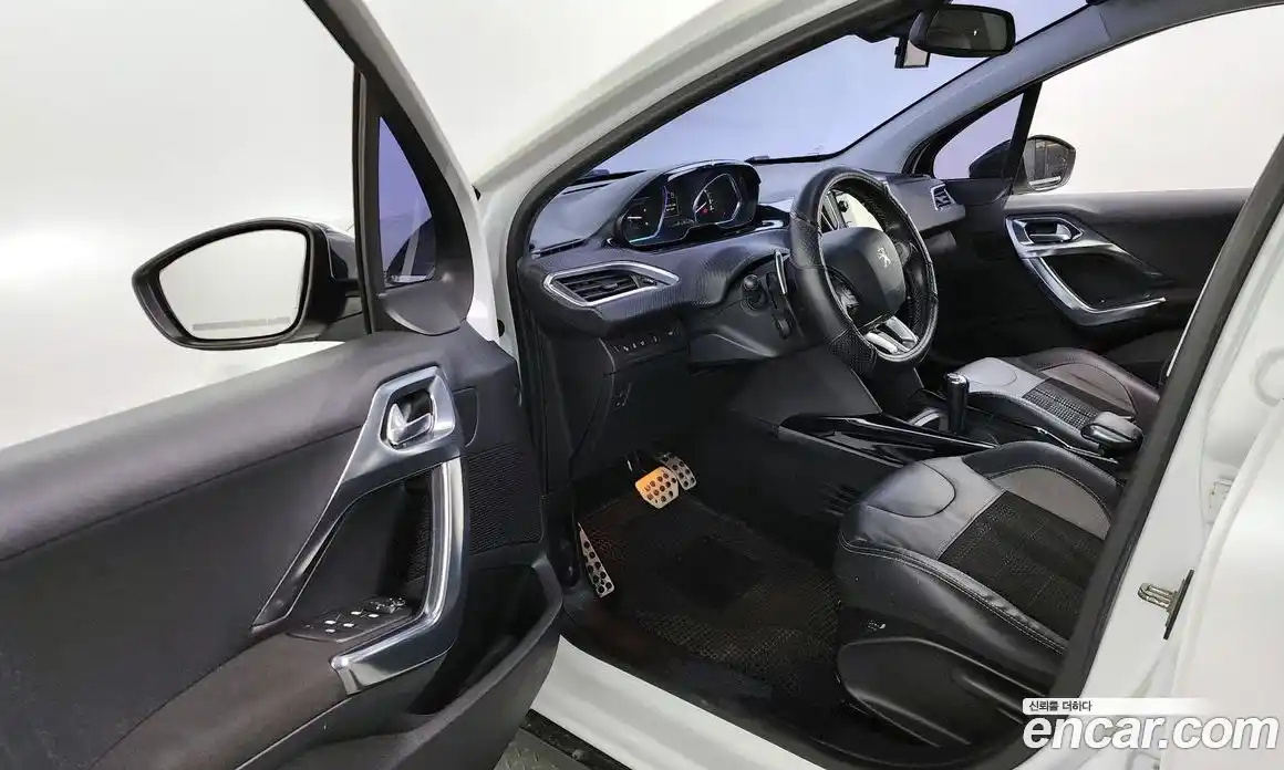 Peugeot 2008 2015 1.6 гидро в Москве № 1615498, фото 10