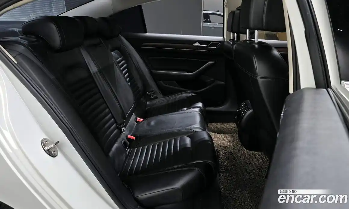 Volkswagen Passat 2018 2.0 гидро в Москве № 1623503, фото 11