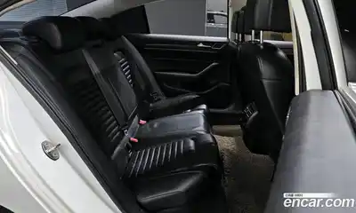 Volkswagen Passat 2018 2.0 гидро в Москве № 1623503, миниатюра 11