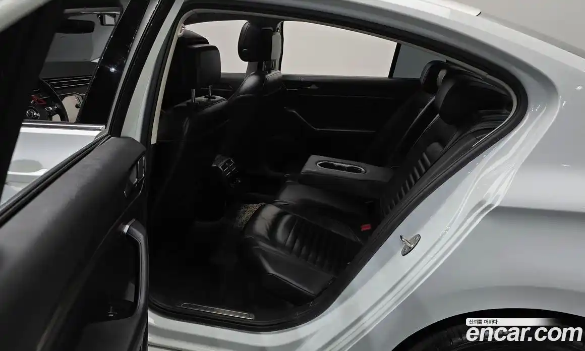 Volkswagen Passat 2018 2.0 гидро в Москве № 1623503, фото 12
