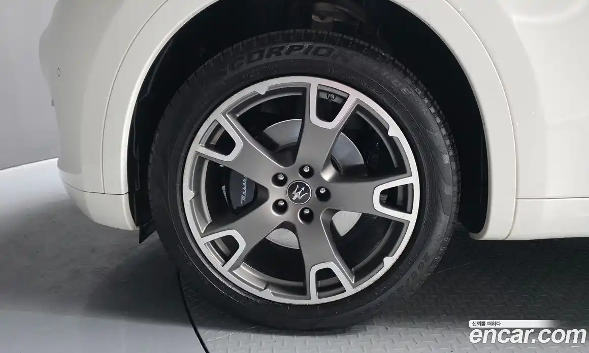 Maserati Levante 2022 2.0 гидро в Москве № 1625368, фото 5