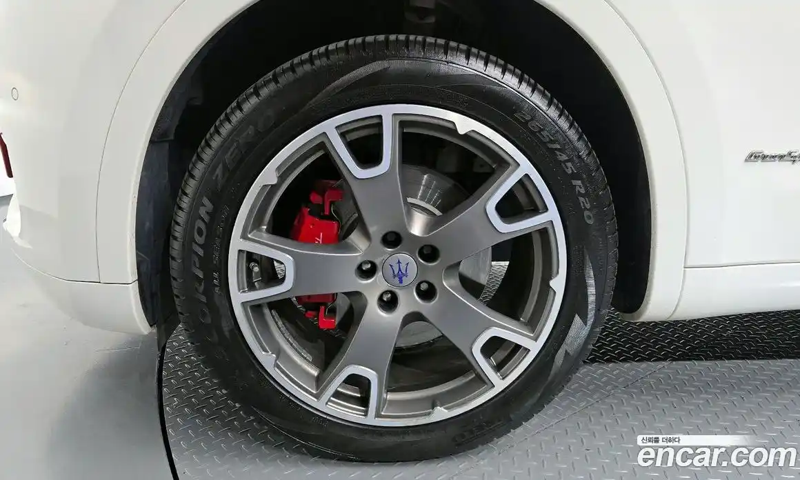 Maserati Levante 2018 3.0 гидро в Москве № 1625421, фото 5