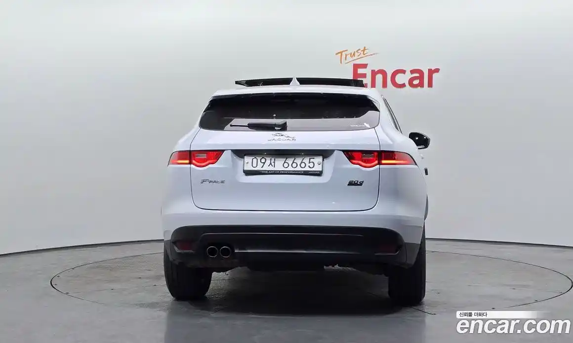 Jaguar F-Pace 2017 2.0 гидро в Москве № 1625578, фото 4