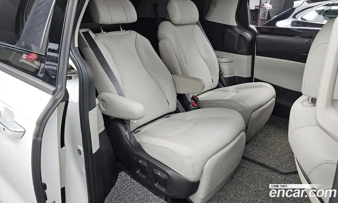 Kia Canival 2021 3.5 гидро в Москве № 1611280, фото 12