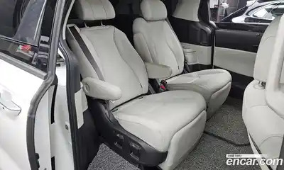 Kia Canival 2021 3.5 гидро в Москве № 1611280, миниатюра 12