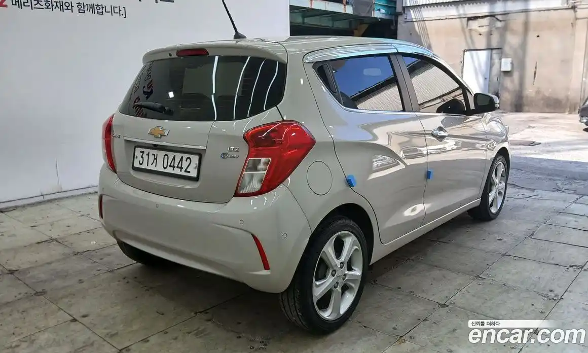 Chevrolet Spark 2016 1.0 гидро в Москве, фото 18