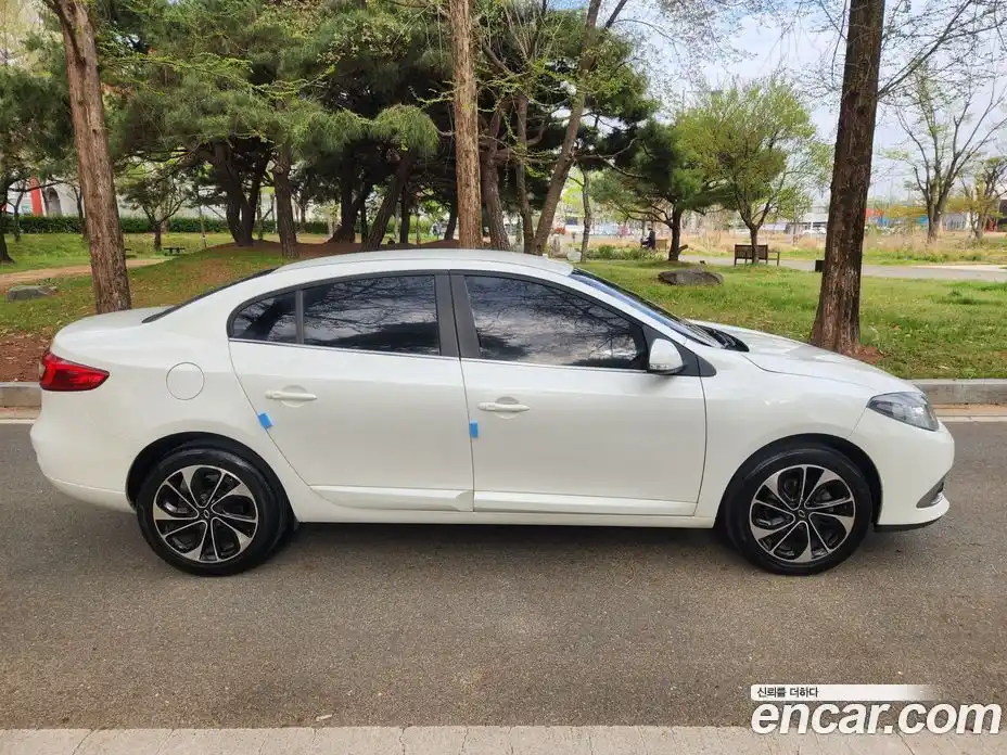 Renault SM3 2015 1.6 гидро в Москве № 1615582, фото 7