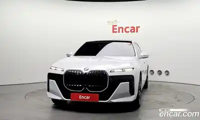 BMW i7 2023 0.3 гидро в Москве № 1616310, миниатюра 3