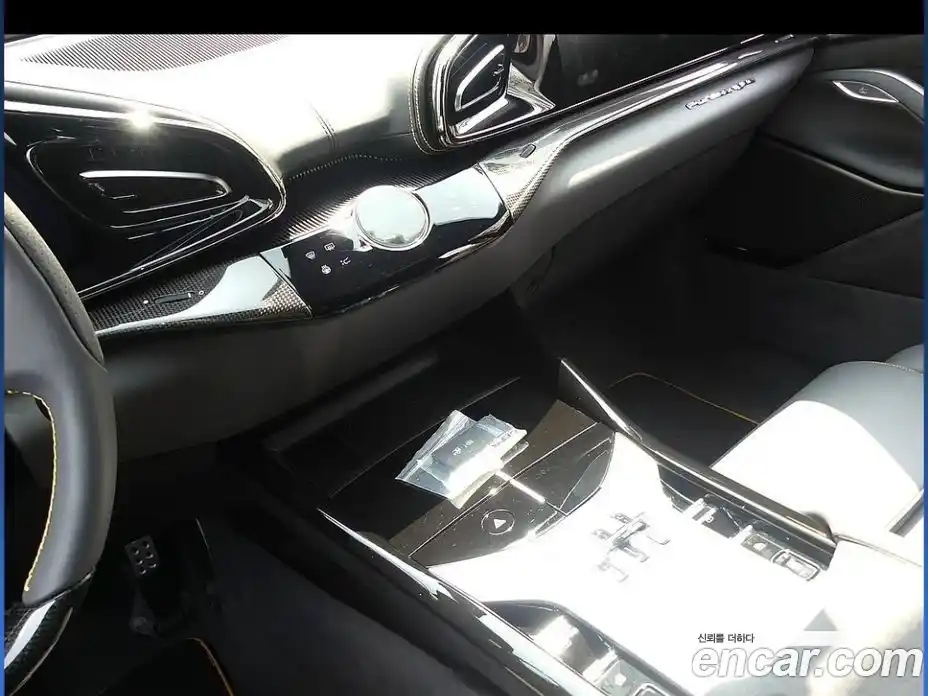 Ferrari Purosangue 2025 6.5 гидро в Москве № 1617184, фото 16