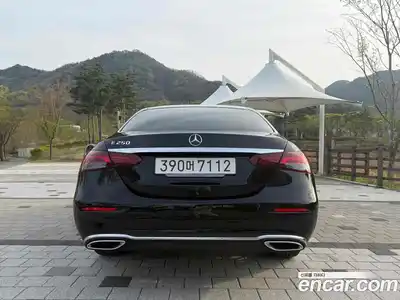 Mercedes-Benz E-Class 2023 2.0 гидро в Москве № 1617270, миниатюра 4