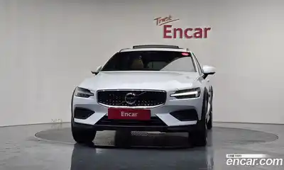 Volvo V60 2019 2.0 гидро в Москве № 1618644, миниатюра 3