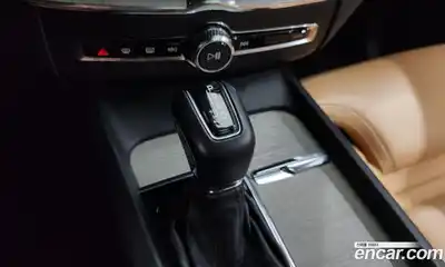 Volvo XC60 2019 2.0 гидро в Москве № 1618755, миниатюра 9