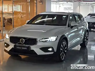 Volvo V60, 2025