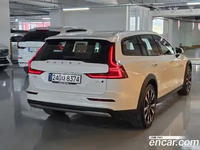 Volvo V60 2025 2.0 гидро в Москве № 1618795, миниатюра 2