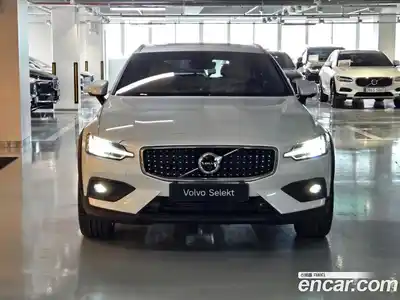 Volvo V60 2025 2.0 гидро в Москве № 1618795, миниатюра 3
