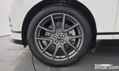 Land Rover Range-Rover Velar 2025 3.0 гидро в Москве № 1619366, миниатюра 9