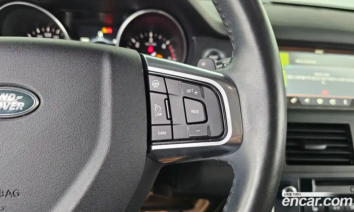 Land Rover Discovery Sport 2017 2.0 гидро в Москве № 1619518, фото 15