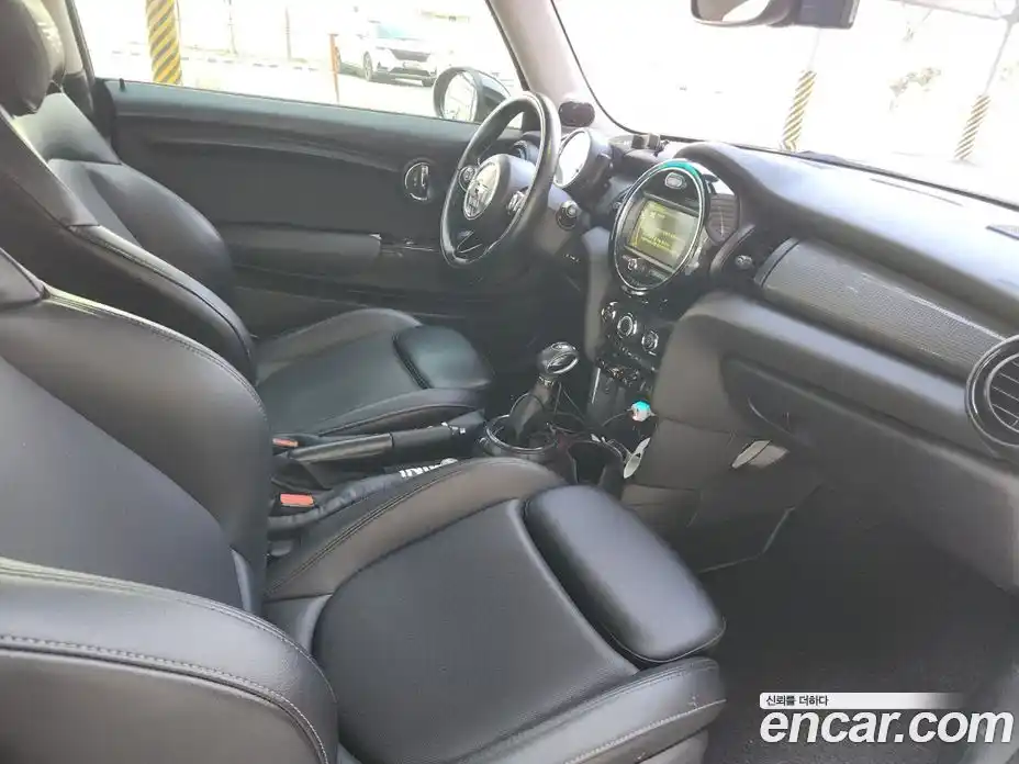 Mini Cooper 2017 1.5 гидро в Москве № 1622325, фото 18