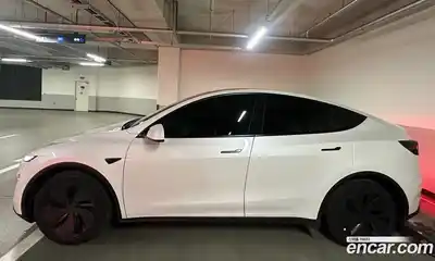 Tesla Model Y 2025 гидро в Москве № 1622371, миниатюра 3