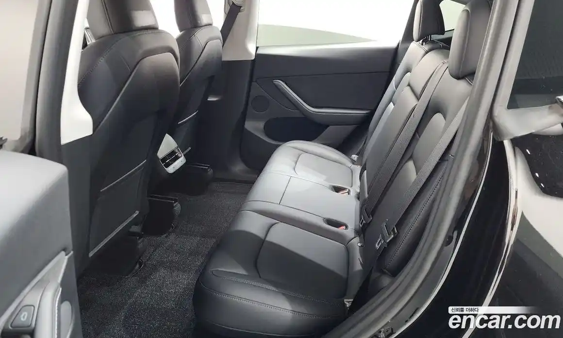 Tesla Model Y 2023 0.2 гидро в Москве № 1622409, фото 11