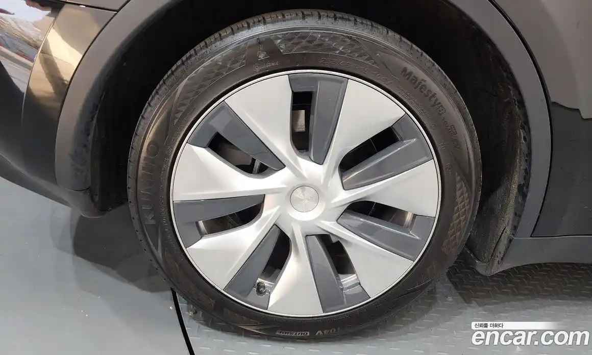 Tesla Model Y 2023 0.2 гидро в Москве № 1622409, фото 5