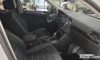 Volkswagen Tiguan 2023 2.0 гидро в Москве № 1622990, миниатюра 12