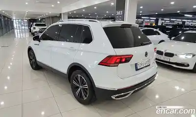 Volkswagen Tiguan 2023 2.0 гидро в Москве № 1622990, миниатюра 2