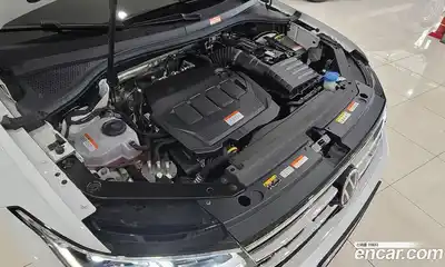 Volkswagen Tiguan 2023 2.0 гидро в Москве № 1622990, миниатюра 6