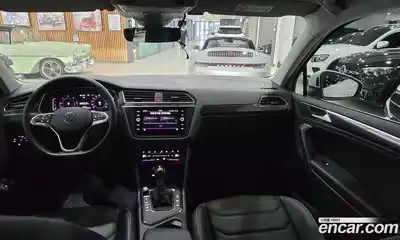 Volkswagen Tiguan 2023 2.0 гидро в Москве № 1622990, миниатюра 7