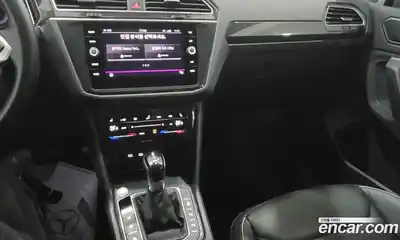 Volkswagen Tiguan 2023 2.0 гидро в Москве № 1622990, миниатюра 9