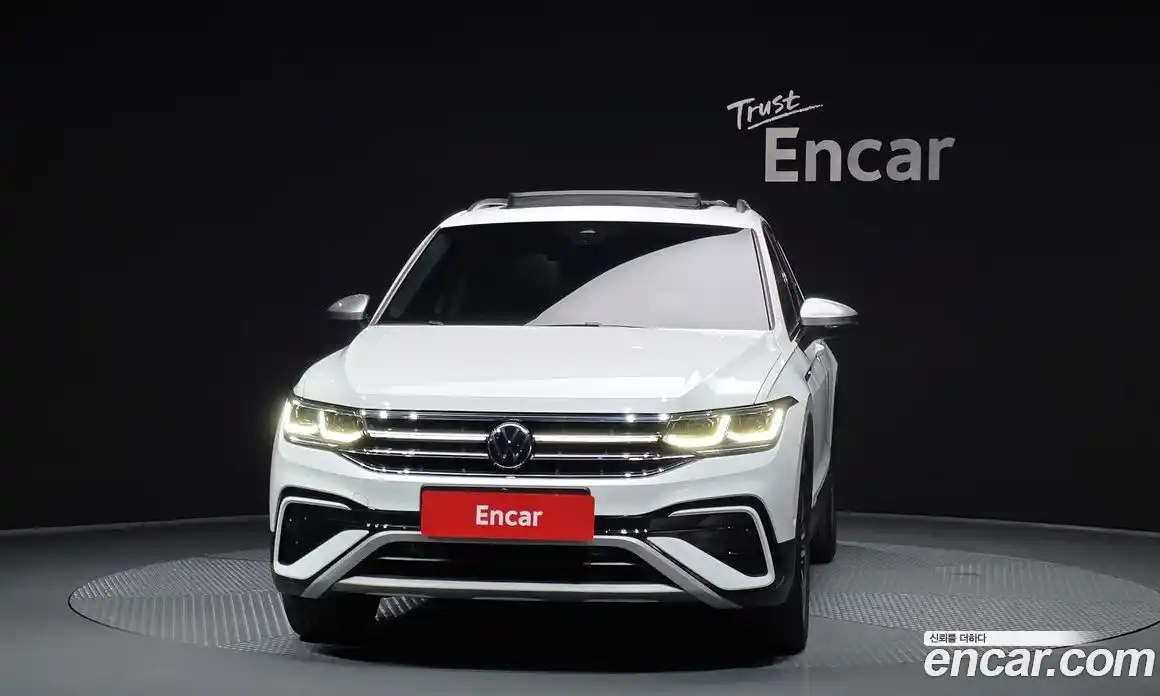 Volkswagen Tiguan 2023 2.0 гидро в Москве № 1623090, фото 3