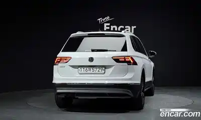 Volkswagen Tiguan 2019 2.0 гидро в Москве № 1623318, миниатюра 4