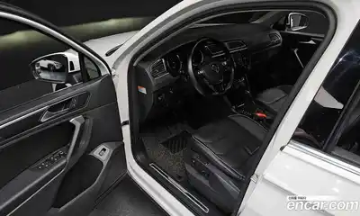 Volkswagen Tiguan 2019 2.0 гидро в Москве № 1623318, миниатюра 10
