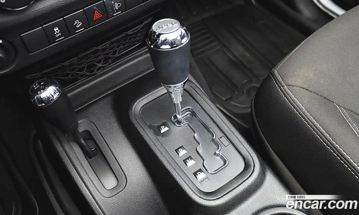 Jeep Wrangler 2017 3.6 гидро в Москве № 1624256, фото 9